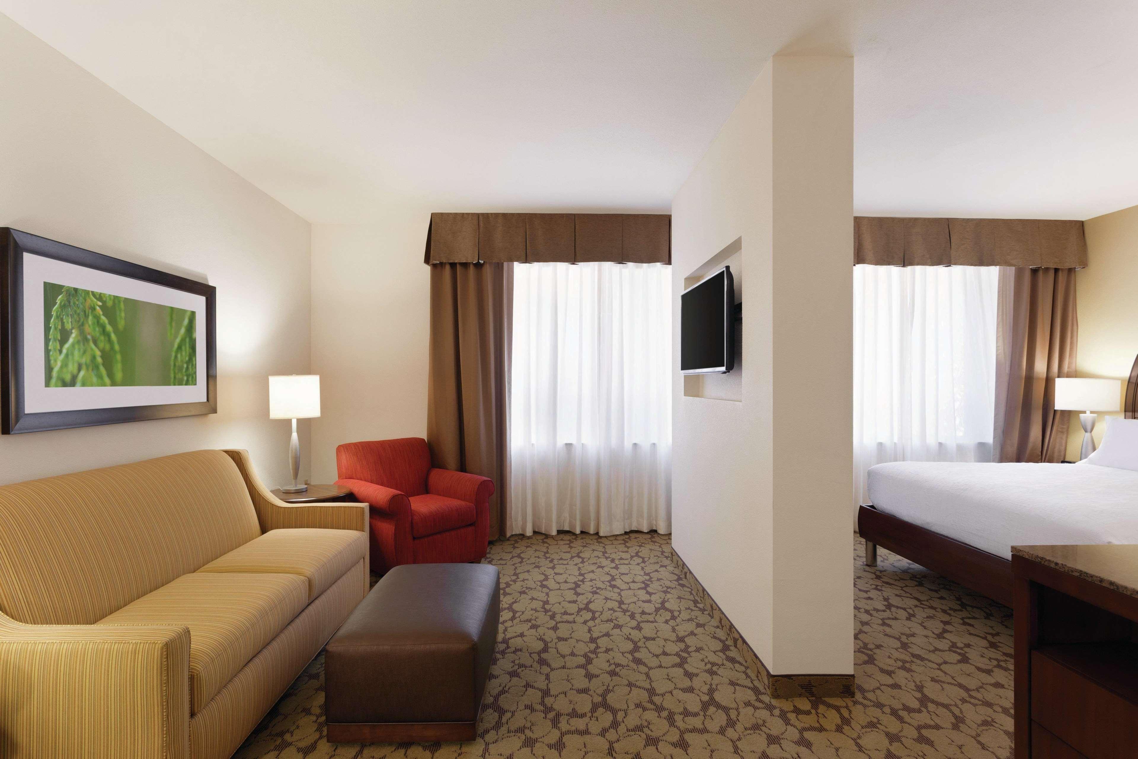Hilton Garden Inn Rochester Downtown, Ny Exterior photo