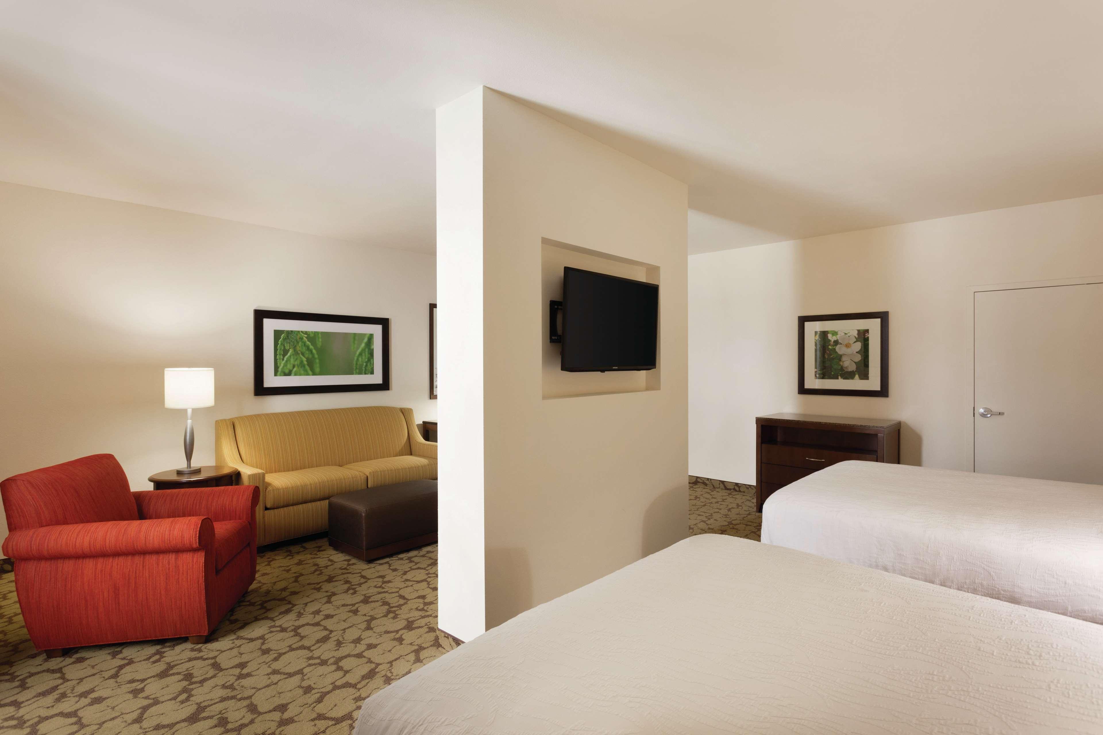 Hilton Garden Inn Rochester Downtown, Ny Exterior photo