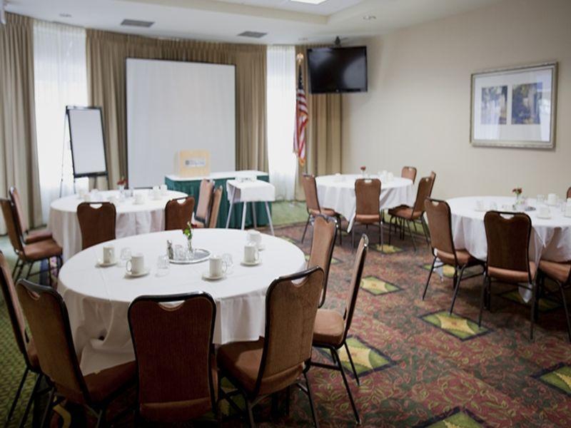 Hilton Garden Inn Rochester Downtown, Ny Exterior photo